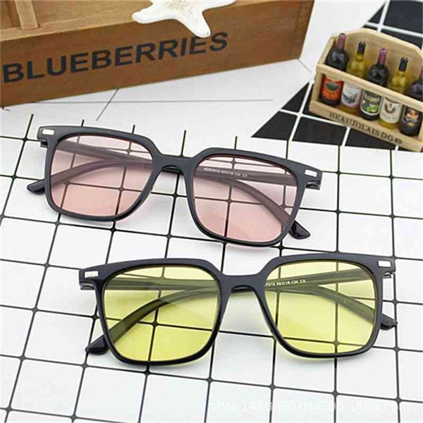 women sunglasses luxury brand designer 2022 color personalized trendsetter net red same sunglass men and vintage sun glasses for ladies eyew, White;black
women sunglasses luxury brand designer 2022 color personalized trendsetter net red same sunglass men and vintage sun glasses for ladies eyew, White;black