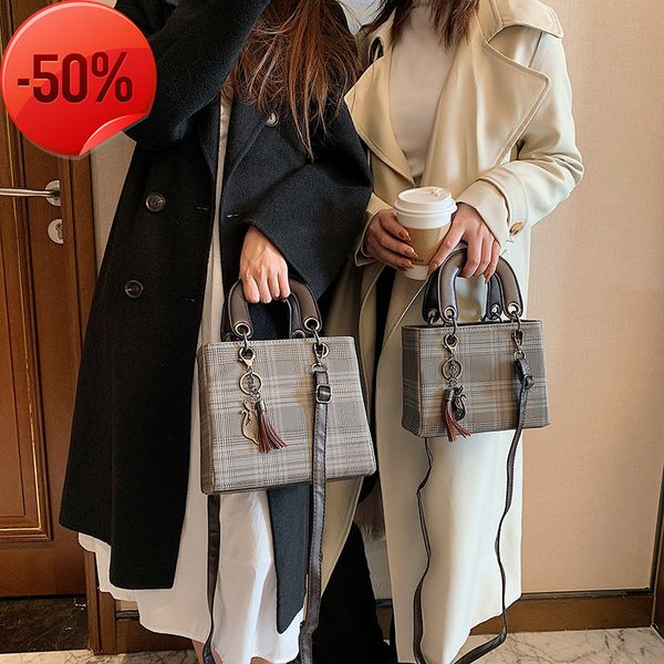 the factory directly small women's 2022 new fashion atmosphere portable princs net red summer foreign style msenger bag
the factory directly small women's 2022 new fashion atmosphere portable princs net red summer foreign style msenger bag