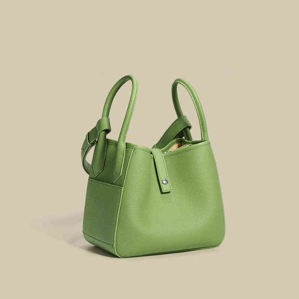 first layer kraft vegetable basket women's bag new fangtang leather bucket bag women's single shoulder messenger handbag220614
first layer kraft vegetable basket women's bag new fangtang leather bucket bag women's single shoulder messenger handbag220614