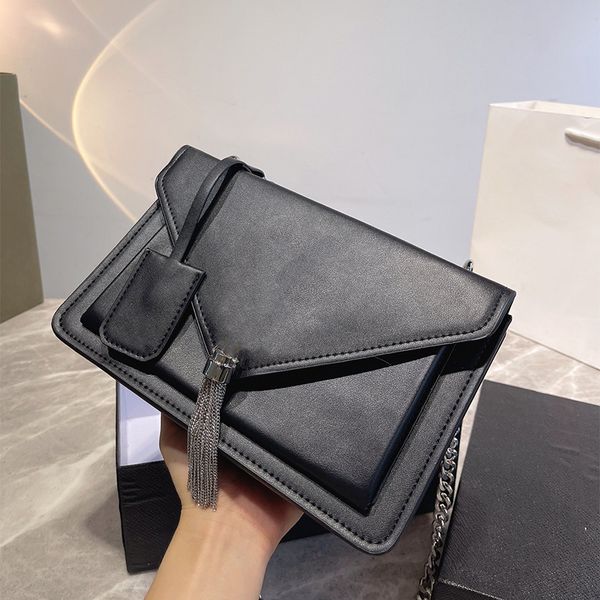 retro fashion one shoulder chain bag women's silver diamond logo designer bag 2022 leather classic handbags messenger purse cross body
retro fashion one shoulder chain bag women's silver diamond logo designer bag 2022 leather classic handbags messenger purse cross body