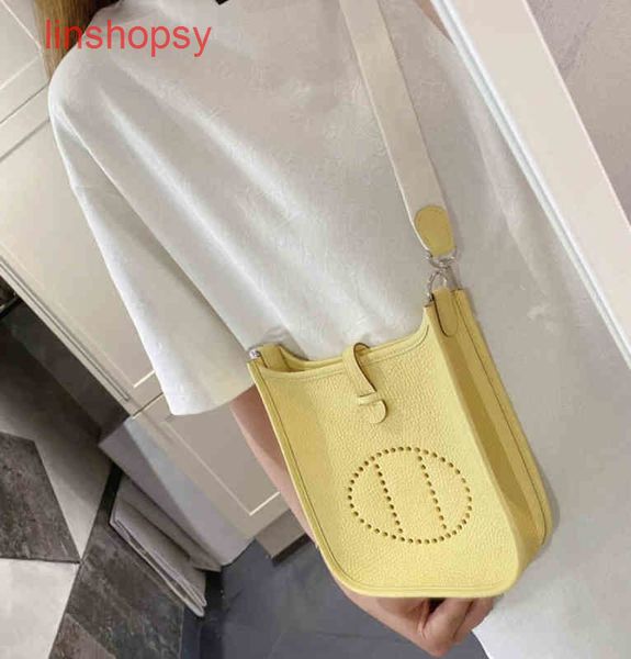 designer herme bags 2022 new hollow out bucket bag leather evelyn litchi pattern womens single s
designer herme bags 2022 new hollow out bucket bag leather evelyn litchi pattern womens single s