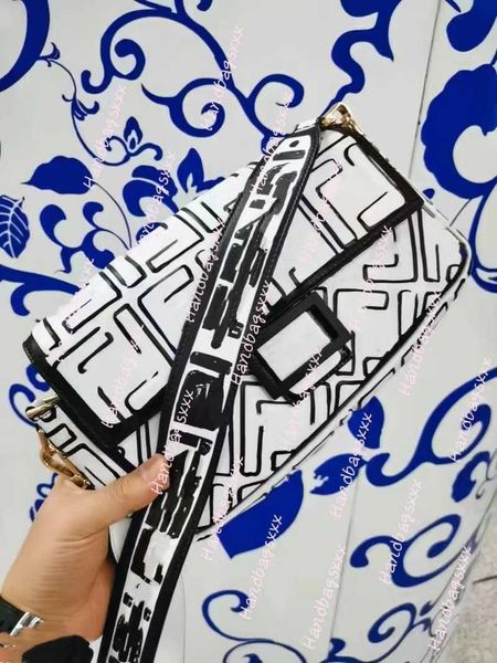 designers handbags make up shoulder wash cosmetic beauty bags lady box trunk crossbody bag for women fashion chains purse genuine leather me
designers handbags make up shoulder wash cosmetic beauty bags lady box trunk crossbody bag for women fashion chains purse genuine leather me