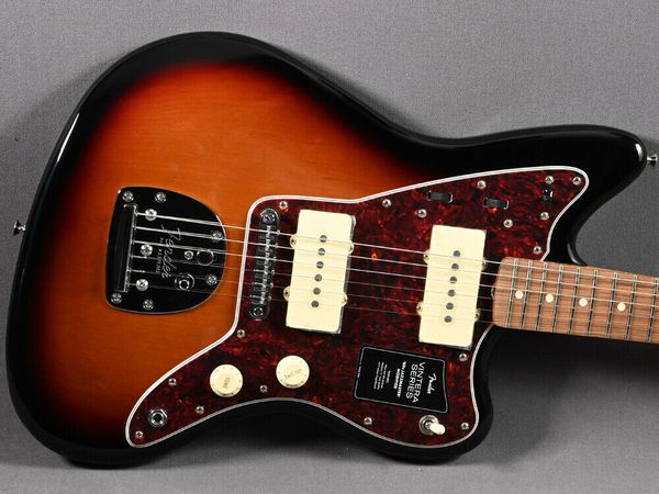 jazz master vintera 60''s modified 3tsb-electric guitar
jazz master vintera 60''s modified 3tsb-electric guitar