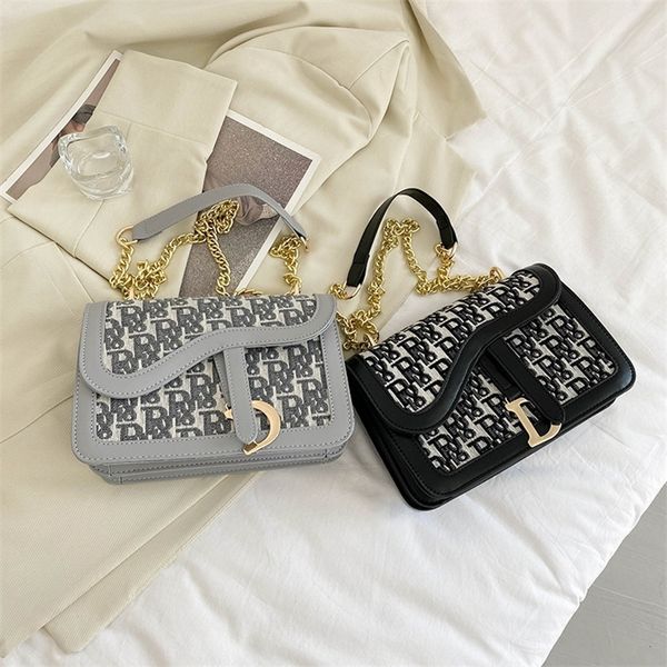autumn and winter small bag women's new versatile square printed texture sling one shoulder messenger bag
autumn and winter small bag women's new versatile square printed texture sling one shoulder messenger bag