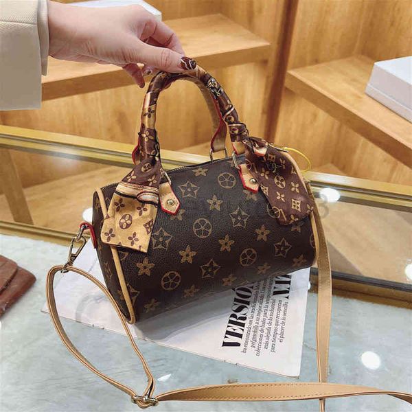 

designer fashion cc even bag woman female new portable high sense old flower boston barrel bag retro single shoulder messenger bag