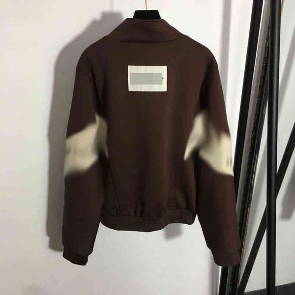 designer 20ss early spring new men's women's sports suit letter ribbon splicing long sleeve zipper jacket elastic high waist pants, White
designer 20ss early spring new men's women's sports suit letter ribbon splicing long sleeve zipper jacket elastic high waist pants, White