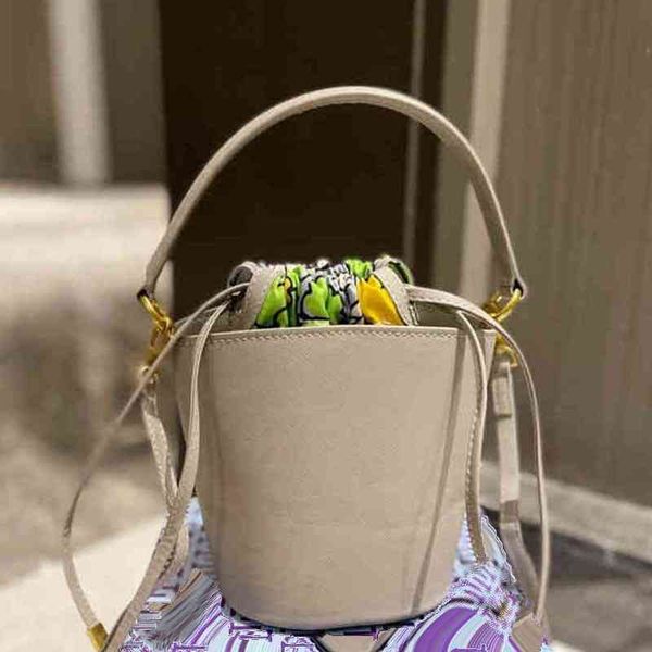 bucket bag luxury designer crossbody shoulder handbag women's fashion leather tote shopping strap 220525
bucket bag luxury designer crossbody shoulder handbag women's fashion leather tote shopping strap 220525