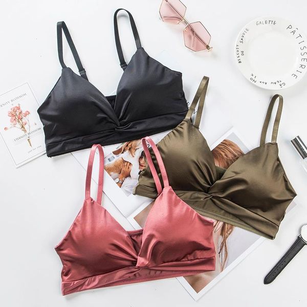 bra for woman french adjustable shoulder strap beautiful back wrapped satin triangle cup underwear push up bras, Red;black
bra for woman french adjustable shoulder strap beautiful back wrapped satin triangle cup underwear push up bras, Red;black