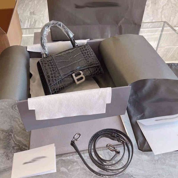 luxury b bags balencigas luxuries the original 2022 layer cowhide hourglass bag is fashionable shoulder diagonal span versatile small red
luxury b bags balencigas luxuries the original 2022 layer cowhide hourglass bag is fashionable shoulder diagonal span versatile small red
