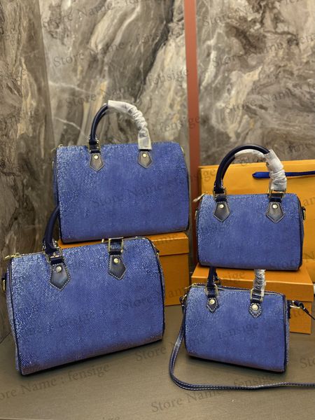 denim jacquard 2022ss speedy bandouliere 30 25 20 16cm boston bag navy blue nano super mini designer women crossbody 2022 luxurys handle bag
denim jacquard 2022ss speedy bandouliere 30 25 20 16cm boston bag navy blue nano super mini designer women crossbody 2022 luxurys handle bag