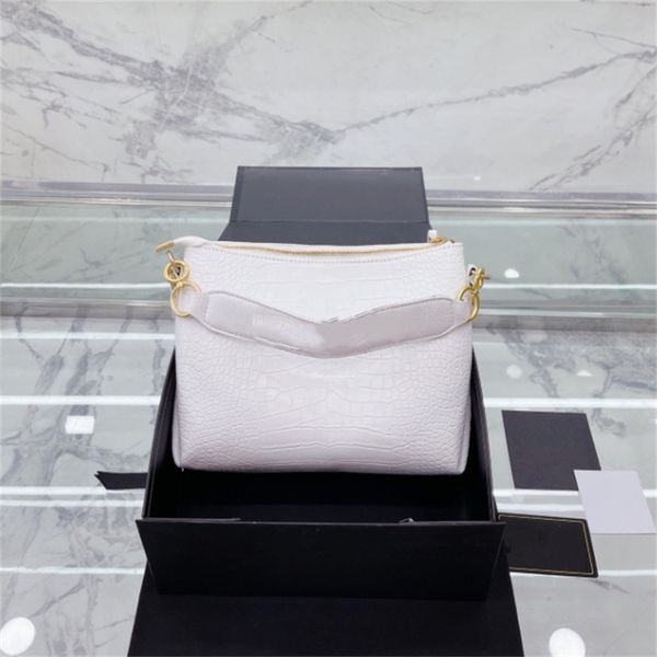 early spring new chain female bag high sense of french light luxury small crowd bag with one shoulder to hold the cross bags
early spring new chain female bag high sense of french light luxury small crowd bag with one shoulder to hold the cross bags