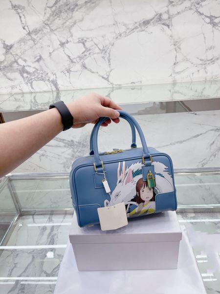 new spirited away loewe co-branded bag limited anime leather designer bags women shoulder rectangular multicolor fashion bags gift box
new spirited away loewe co-branded bag limited anime leather designer bags women shoulder rectangular multicolor fashion bags gift box
