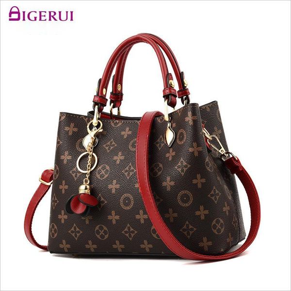 2022 designer ladies handbag messenger bag style outdoor casual fashion presbyopic one shoulder suitable for all kinds of occasions
2022 designer ladies handbag messenger bag style outdoor casual fashion presbyopic one shoulder suitable for all kinds of occasions