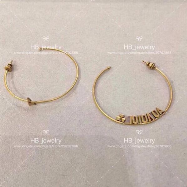 popular fashion brand high version earrings for lady design women party wedding lovers gift luxury jewelry for bride with box261n, Golden;silver
popular fashion brand high version earrings for lady design women party wedding lovers gift luxury jewelry for bride with box261n, Golden;silver