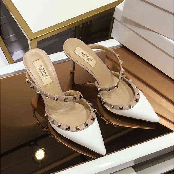 real leather star style luxury brand rivet women high heel summer sandals thin lady wedding shoes pointed toe fashion pumps 220520, Black
real leather star style luxury brand rivet women high heel summer sandals thin lady wedding shoes pointed toe fashion pumps 220520, Black