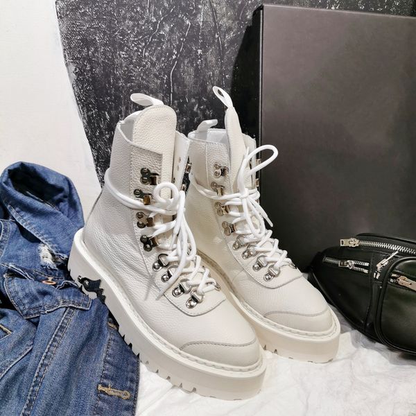 2022 autumn designer women ankle boots leather classic thick soled height increasing motorcycle boots fashion ladies martin booties platform, Black
2022 autumn designer women ankle boots leather classic thick soled height increasing motorcycle boots fashion ladies martin booties platform, Black