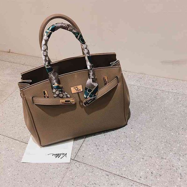fashion women handbags heme foreign style bag women's 2022 fashion korean version versatile messenger european and american single shou
fashion women handbags heme foreign style bag women's 2022 fashion korean version versatile messenger european and american single shou