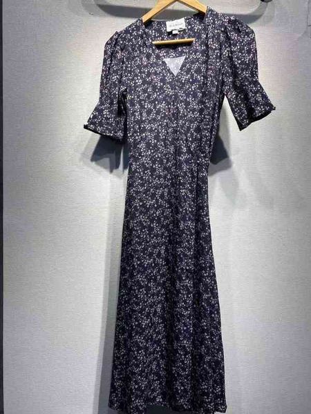 casual dresses legal ro family early spring french flower apron tea break, Black;gray
casual dresses legal ro family early spring french flower apron tea break, Black;gray