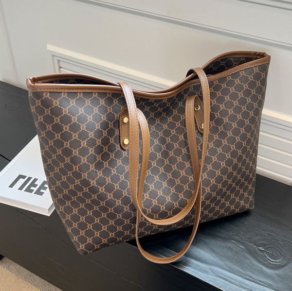 designer bags korean tote large women's 2022 new summer leisure printing temperament advanced sense capacity shoulder
designer bags korean tote large women's 2022 new summer leisure printing temperament advanced sense capacity shoulder