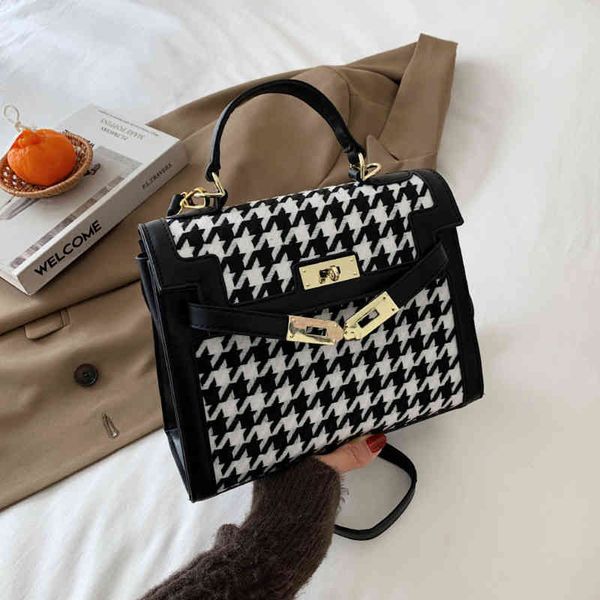 women's new fashion portable small fashion trend ladies wild factory direct sale purses and handbags large crossbody bag for women
women's new fashion portable small fashion trend ladies wild factory direct sale purses and handbags large crossbody bag for women