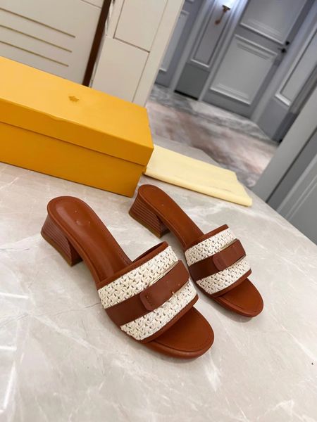 with box slippers designers sandals slipper sand grey white black bone core resin earth brown glow green outdoor slippers 0601
with box slippers designers sandals slipper sand grey white black bone core resin earth brown glow green outdoor slippers 0601