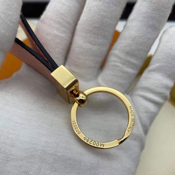 key chain buckle lovers car keychain handmade leather designers keychains men women bag pendant accessories 7 color option l34, Silver
key chain buckle lovers car keychain handmade leather designers keychains men women bag pendant accessories 7 color option l34, Silver