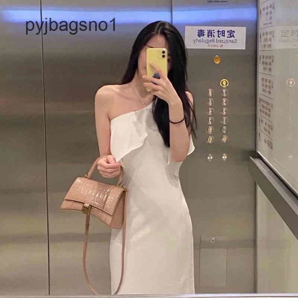 2022ss designer balenciga handbag leather hourglasss light luxury women's bag autumn and winter foreign style sffu
2022ss designer balenciga handbag leather hourglasss light luxury women's bag autumn and winter foreign style sffu