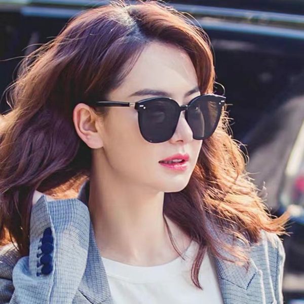personalized fashion metal men's and women's sunglasses large frame polarized sunglasses, White;black
personalized fashion metal men's and women's sunglasses large frame polarized sunglasses, White;black
