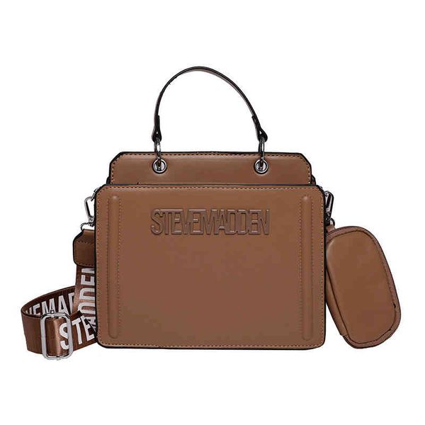 2022 new women's stirrup diagonal shoulder handbag large capacity shoulder simple and versatile banquet bag
2022 new women's stirrup diagonal shoulder handbag large capacity shoulder simple and versatile banquet bag