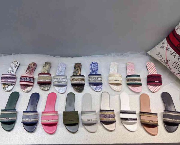designer shoes high version d family letter embroidery printing flat bottom casual versatile large slippers women, Black
designer shoes high version d family letter embroidery printing flat bottom casual versatile large slippers women, Black