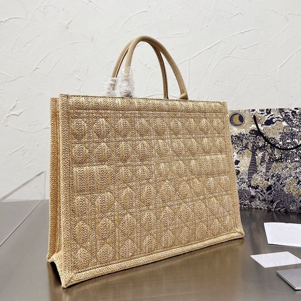 2022 42cm shoulder handbag fashion designer shopping bag high tech canvas embroidered textured tote luxury classic ladies bag
2022 42cm shoulder handbag fashion designer shopping bag high tech canvas embroidered textured tote luxury classic ladies bag