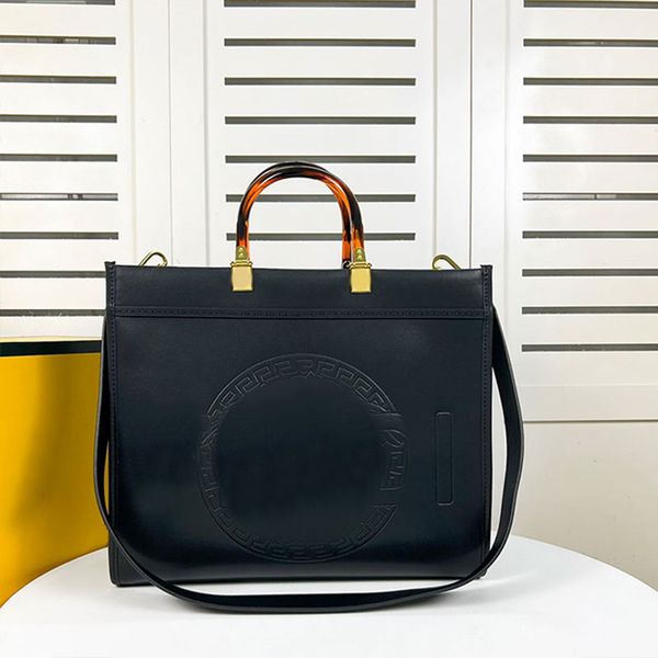 sunshine co-branded handbag tote bag women crossbody bags genuine leather removable shoulder strap fashion letters large capacity pocket
sunshine co-branded handbag tote bag women crossbody bags genuine leather removable shoulder strap fashion letters large capacity pocket