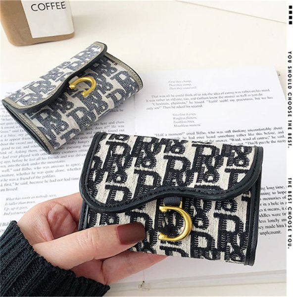 2022 new fashion ladies wallet luxury brand canvas embroidery short wallet card holder, Red;black
2022 new fashion ladies wallet luxury brand canvas embroidery short wallet card holder, Red;black