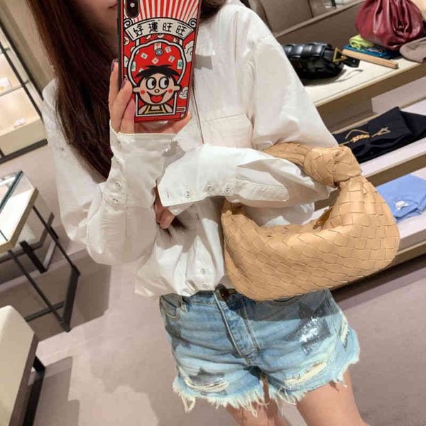 venetas designer handbags bottegas cloud woven hand underarm leather women's ox horn knotted bag shoulder crossbody5 w3bn
venetas designer handbags bottegas cloud woven hand underarm leather women's ox horn knotted bag shoulder crossbody5 w3bn