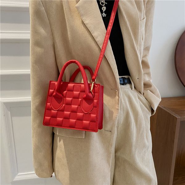 fashion pu leather women shoulder bag checkered crossbody bag woman luxury designer casual women messenger bag
fashion pu leather women shoulder bag checkered crossbody bag woman luxury designer casual women messenger bag