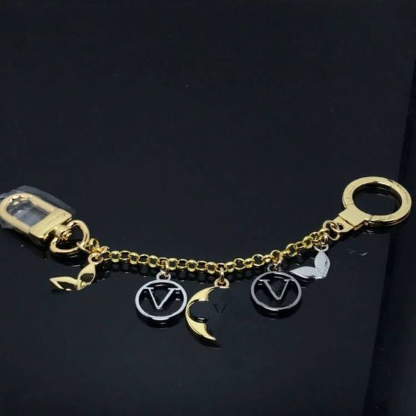 keychain luxurys designer brand key chain men car keyring women buckle keychains bags pendant exquisite gift with box dust bag, Silver
keychain luxurys designer brand key chain men car keyring women buckle keychains bags pendant exquisite gift with box dust bag, Silver