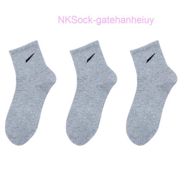 men's fashion classic socks gift box stockings hook brand black white gray medium tube sports cotton sweat absorbing sock men women lux
men's fashion classic socks gift box stockings hook brand black white gray medium tube sports cotton sweat absorbing sock men women lux