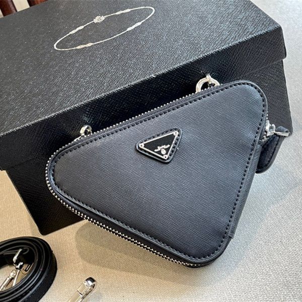 shoulder bags 2022 new leather tote bag triangle mini wallets ladies crossbody bags designer bags
shoulder bags 2022 new leather tote bag triangle mini wallets ladies crossbody bags designer bags