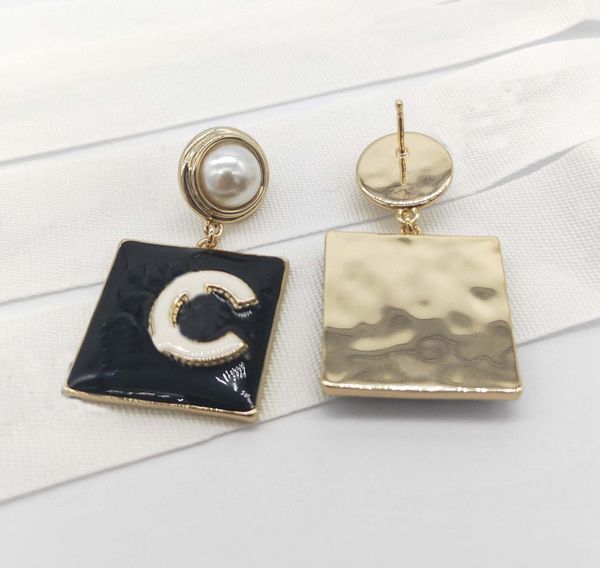 2022 charm drop earring with black enamel and nature shell beads in 18k gold plated for women wedding jewelry gift have box stamp ps4291a, Golden
2022 charm drop earring with black enamel and nature shell beads in 18k gold plated for women wedding jewelry gift have box stamp ps4291a, Golden