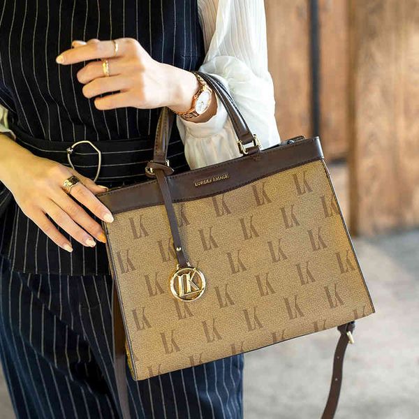 fashion new ladies luxury brand bag designer hong kong niche 2022 portable commuter women's large capacity tote single shoulder
fashion new ladies luxury brand bag designer hong kong niche 2022 portable commuter women's large capacity tote single shoulder