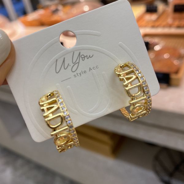 2022 new u tang jewelry 2022 autumn new d family earrings fashion letter c-shaped personalized micro inlaid, Golden
2022 new u tang jewelry 2022 autumn new d family earrings fashion letter c-shaped personalized micro inlaid, Golden