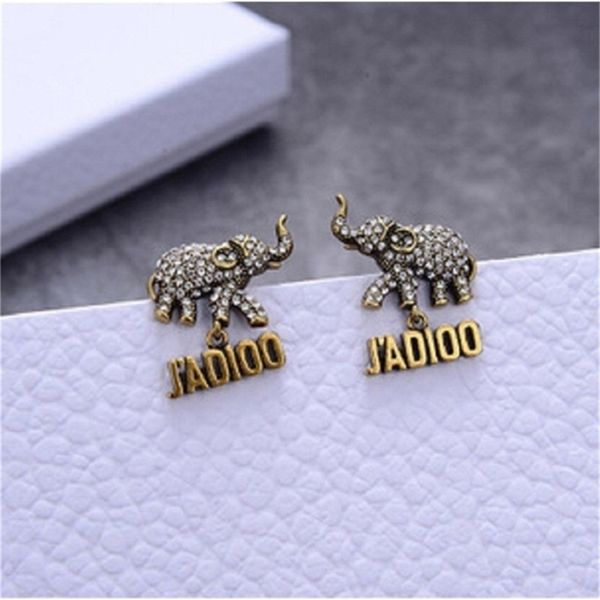 2022 fashion 20% off designer jewelry di d family letter elephant full of diamond earrings crystal temperament versatile fashion personalize, Golden
2022 fashion 20% off designer jewelry di d family letter elephant full of diamond earrings crystal temperament versatile fashion personalize, Golden