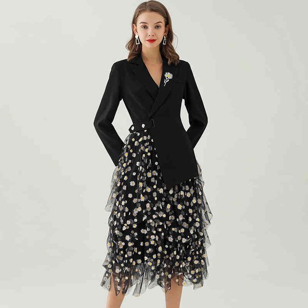 casual dresses french suit coat stitched gauze skirt autumn celebrity temperament daisy flower embroidered women's wear, Black;gray
casual dresses french suit coat stitched gauze skirt autumn celebrity temperament daisy flower embroidered women's wear, Black;gray