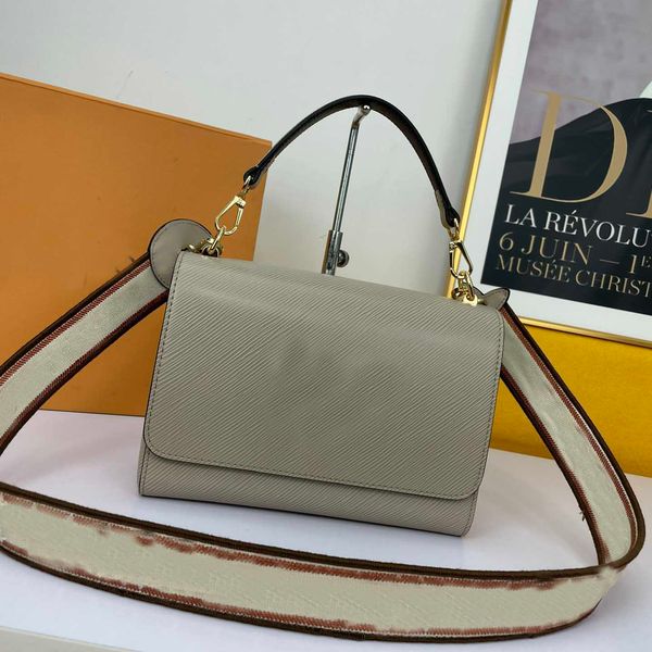 messenger luxury designer bag leather metal letter lock flip large capacity fashionable women handbag
messenger luxury designer bag leather metal letter lock flip large capacity fashionable women handbag
