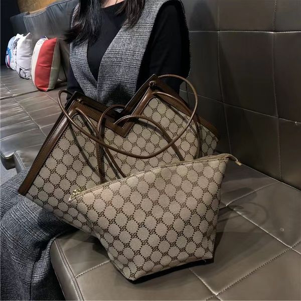 online celebrity star handbag large capacity 2022 new trend design handbag leather shoulder tote bag
online celebrity star handbag large capacity 2022 new trend design handbag leather shoulder tote bag