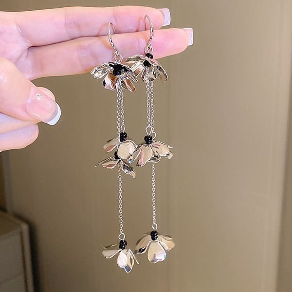 cold wind exaggerated design floral long dangle earrings for women korean fashion earring daily birthday party jewelry gifts, Silver
cold wind exaggerated design floral long dangle earrings for women korean fashion earring daily birthday party jewelry gifts, Silver