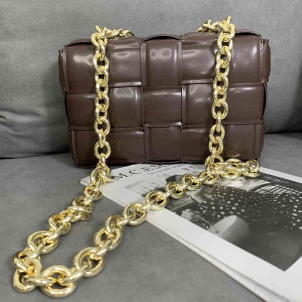 thick handbag bvbag chain new metal pillow soft leather messenger woven small square
thick handbag bvbag chain new metal pillow soft leather messenger woven small square