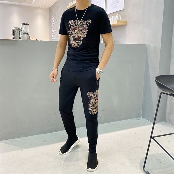 spring and summer new men s drilling sports suit fashion short sleeve pants fashion sportswear suit lj201126, Gray
spring and summer new men s drilling sports suit fashion short sleeve pants fashion sportswear suit lj201126, Gray
