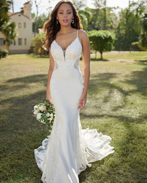 2022 new bride simple hanging shoulder mermaid wedding dress deep v-neck large backless travel shoot small trailing soft yarn fishtail wed d, White
2022 new bride simple hanging shoulder mermaid wedding dress deep v-neck large backless travel shoot small trailing soft yarn fishtail wed d, White