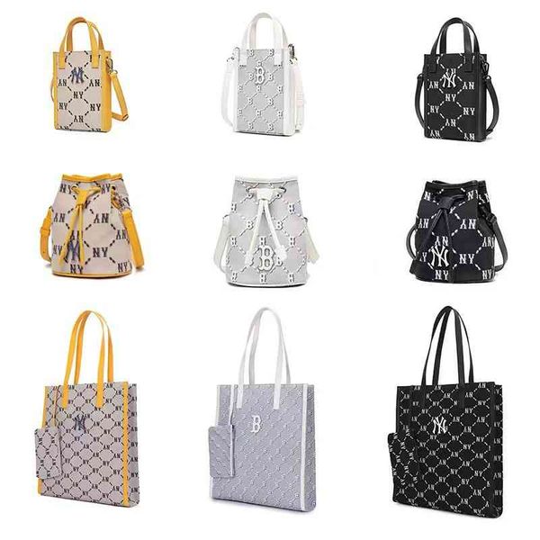 ladies fashion trend new brand bag wholesale mobile old flower standard classic leisure sports women mini tote bucket
ladies fashion trend new brand bag wholesale mobile old flower standard classic leisure sports women mini tote bucket